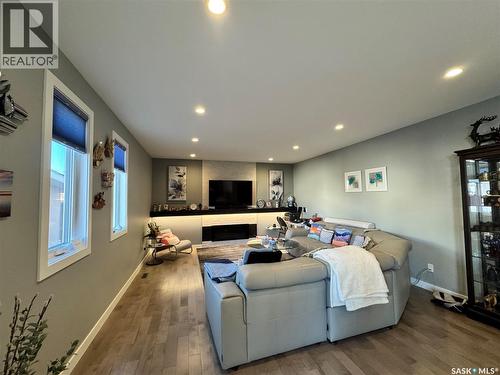 1703 Hunter Place E, Regina, SK - Indoor