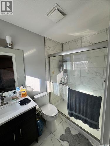 1703 Hunter Place E, Regina, SK - Indoor Photo Showing Bathroom