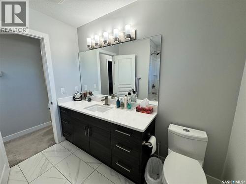 1703 Hunter Place E, Regina, SK - Indoor Photo Showing Bathroom