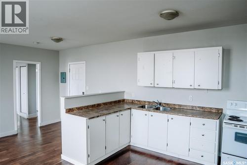 1174 Albert Street, Regina, SK - Indoor Photo Showing Kitchen With Double Sink