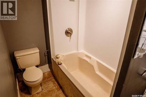 1174 Albert Street, Regina, SK - Indoor Photo Showing Bathroom