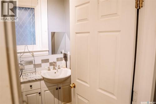 1174 Albert Street, Regina, SK - Indoor Photo Showing Bathroom