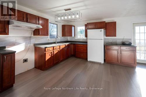 1417 Jocko Point Road, North Bay (Jocko Point / Beaucage), ON - Indoor Photo Showing Kitchen