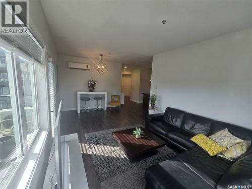 310 714 Hart Road, Saskatoon, SK - Indoor Photo Showing Living Room