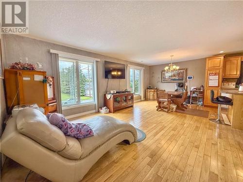 1512 Dominion, Sudbury, ON - Indoor Photo Showing Living Room