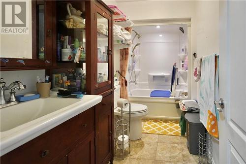 1512 Dominion, Sudbury, ON - Indoor Photo Showing Bathroom