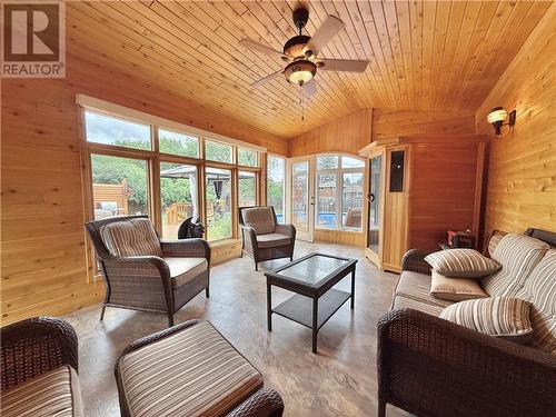 1512 Dominion, Sudbury, ON - Indoor Photo Showing Living Room