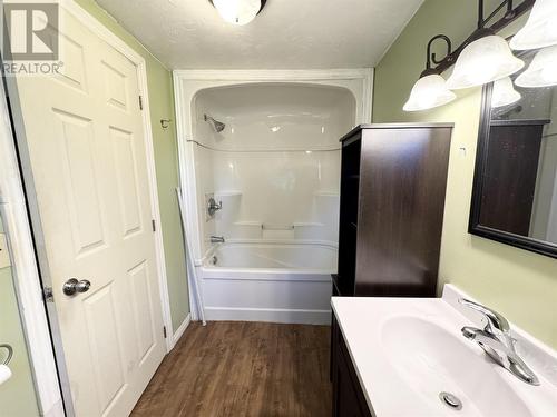 41 Elgin St, Chapleau, ON - Indoor Photo Showing Bathroom