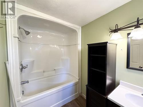 41 Elgin St, Chapleau, ON - Indoor Photo Showing Bathroom