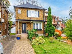 LOWER - 61 YONGE BOULEVARD  Toronto, ON M5M 3G7