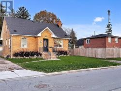 1 ANDREW AVENUE  Toronto, ON M1M 3G8