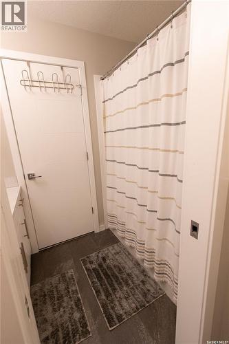 3913 James Hill Road, Regina, SK - Indoor