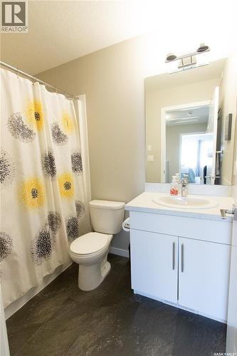 3913 James Hill Road, Regina, SK - Indoor Photo Showing Bathroom