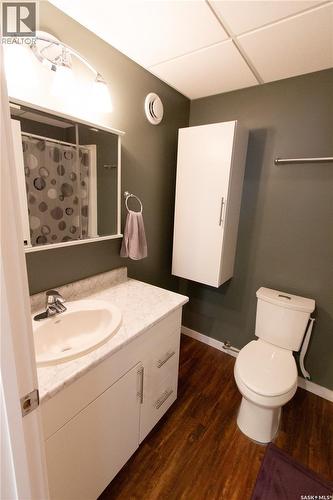 3913 James Hill Road, Regina, SK - Indoor Photo Showing Bathroom