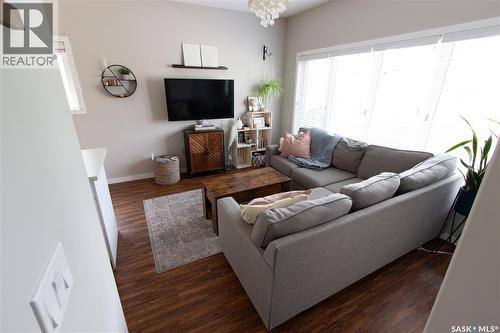 3913 James Hill Road, Regina, SK - Indoor Photo Showing Living Room