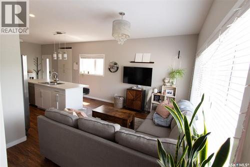 3913 James Hill Road, Regina, SK - Indoor Photo Showing Living Room