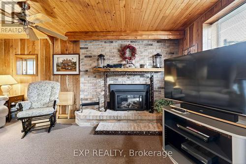 617 Tuftsville Road, Stirling-Rawdon (Rawdon Ward), ON - Indoor Photo Showing Living Room With Fireplace