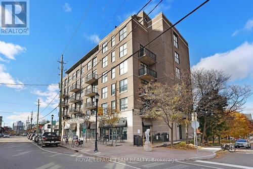 201 - 150 CAROLINE AVENUE  Ottawa, ON K1Y 4X8