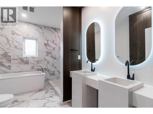 SPA like - 633 9 Street Se, Salmon Arm, BC - Indoor Photo Showing Bathroom