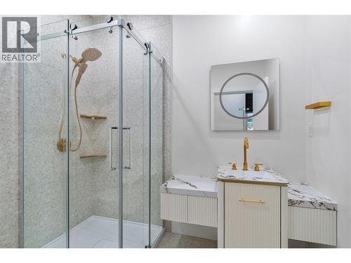 3 Piece Ensuite - 633 9 Street Se, Salmon Arm, BC - Indoor Photo Showing Bathroom