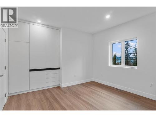 Upstairs bedroom - 633 9 Street Se, Salmon Arm, BC - Indoor Photo Showing Other Room