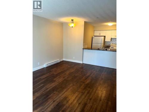 107 11004 102 Avenue, Fort St. John, BC - Indoor Photo Showing Kitchen