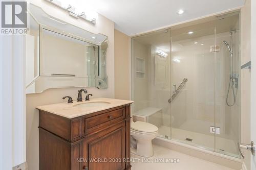 10 Orleans Circle, Vaughan, ON - Indoor Photo Showing Bathroom