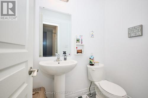 1121 Meadowood Street, Fort Erie (Crescent Park), ON - Indoor Photo Showing Bathroom