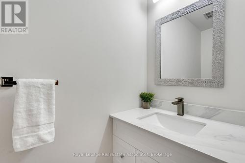 57 - 2605 Woodchester Drive, Mississauga, ON - Indoor Photo Showing Bathroom