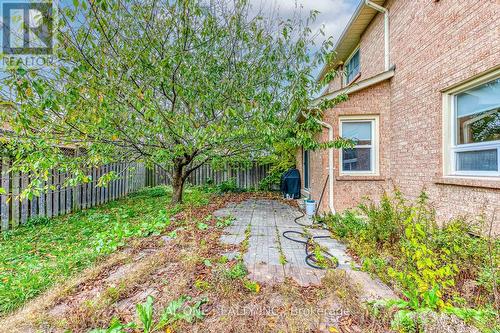 220 Kingsbridge Garden Circle, Mississauga, ON - Outdoor