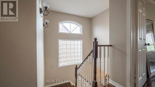 496 Delphine Drive, Burlington, ON - Indoor Photo Showing Other Room