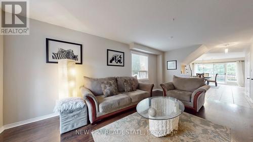 496 Delphine Drive, Burlington, ON - Indoor Photo Showing Living Room