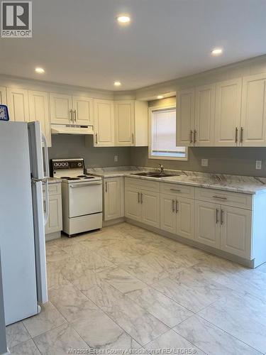 1566 Bruce Avenue Unit# Upper, Windsor, ON - Indoor Photo Showing Kitchen With Double Sink