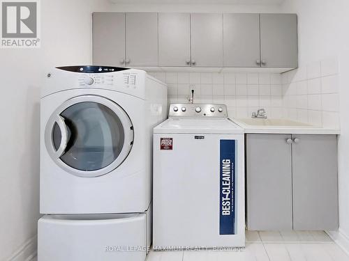 22 A Waltham Crescent, Richmond Hill, ON - Indoor Photo Showing Laundry Room
