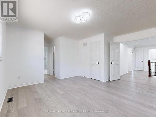 22 A Waltham Crescent, Richmond Hill, ON - Indoor Photo Showing Other Room