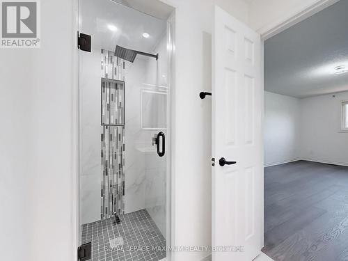 22 A Waltham Crescent, Richmond Hill, ON - Indoor Photo Showing Other Room
