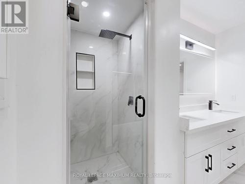 22 A Waltham Crescent, Richmond Hill, ON - 