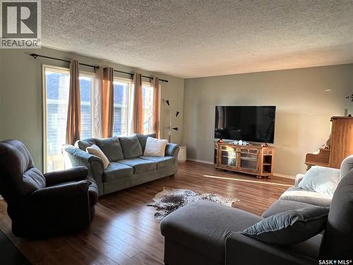 508 Cochin Avenue, Meadow Lake, SK - Indoor Photo Showing Living Room