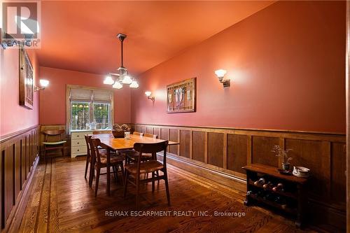 2 Oak Knoll Drive, Hamilton, ON - Indoor Photo Showing Dining Room