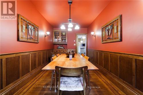 2 Oak Knoll Drive, Hamilton, ON - Indoor Photo Showing Dining Room