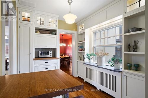 2 Oak Knoll Drive, Hamilton, ON - Indoor