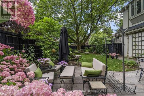 2 Oak Knoll Drive, Hamilton, ON - Outdoor With Deck Patio Veranda