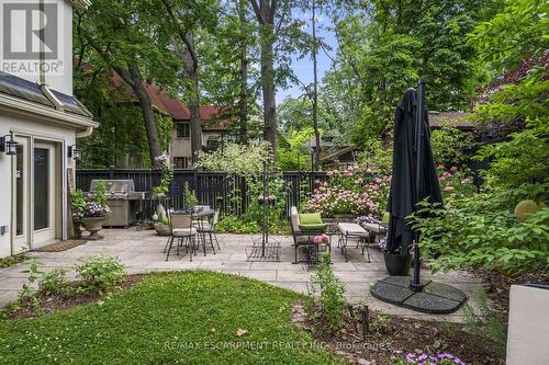 2 Oak Knoll Drive, Hamilton, ON - Outdoor