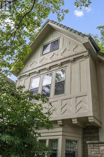 2 Oak Knoll Drive, Hamilton, ON - Outdoor