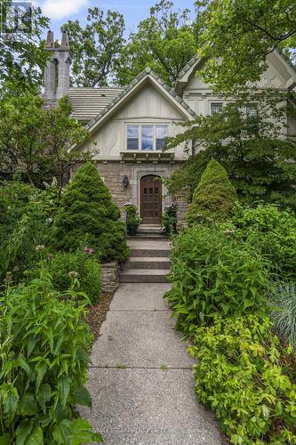 2 Oak Knoll Drive, Hamilton, ON - Outdoor