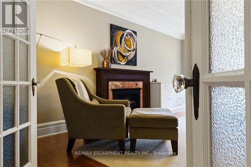 2 Oak Knoll Drive, Hamilton, ON - Indoor With Fireplace