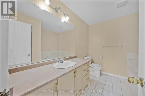 10 Ferris Street, Richmond Hill, ON - Indoor Photo Showing Bathroom