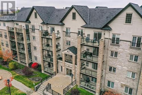 404 - 40 FERNDALE DRIVE S  Barrie, ON L4N 2L3