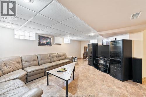 493 Bertha, Windsor, ON - Indoor