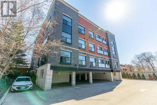 302 - 15 Devitt Avenue S, Waterloo, ON - Outdoor